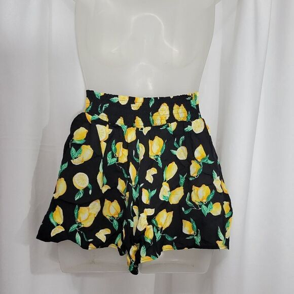 Victoria's Secret PINK Black Lemon Print Smocked Shorts Sz XS - Picture 2 of 6